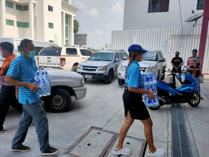 ไฟล์แนบ กปภ.สาขาสมุทรสาคร มอบน้ำดื่มบรรจุขวด จำนวน 1,000 ขวด สนับสนุนศูนย์ให้บริการวัคซีนโควิด -19 อบต.ท่าทราย
