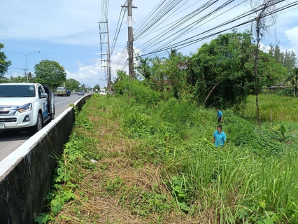ไฟล์แนบ วันศุกร์ที่ 22 เมษายน  2565 การประปาส่วนภูมิภาคสาขากาญจนดิษฐ์ ภายใต้การบริหารงานโดย นายสุรพงศ์  สมหวัง ผู้จัดการการประปาส่วนภูมิภาคสาขากาญจนดิษฐ์  มอบหมายคณะกรรมการลดน้ำสูญเสียด้านกายภาพ ลงพื้นที่สำรวจ หาท่อแตกท่อรั่ว บริเวณพื้นที่ โค้งเขาแก้ว ตำบลทุ่งกง อำเภอกาญจนดิษฐ์  จังหวัดสุราษฎร์ธานี เพื่อลดน้ำสูญเสียในระบบจำหน่ายและเพิ่มแรงดันในเส้นท่อ เป็นการให้บริการน้ำประปาอย่างเต็มประสิทธิภาพตามมาตรฐานของ กปภ.