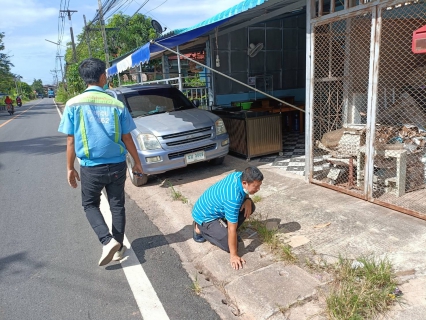 ไฟล์แนบ วันพฤหัสบดีที่ 26 พฤษภาคม  2565 การประปาส่วนภูมิภาคสาขากาญจนดิษฐ์ ภายใต้การบริหารงานโดย นายสุรพงศ์  สมหวัง ผู้จัดการการประปาส่วนภูมิภาคสาขากาญจนดิษฐ์  มอบหมายคณะกรรมการลดน้ำสูญเสียด้านกายภาพ ลงพื้นที่สำรวจ หาท่อแตกท่อรั่ว บริเวณพื้นที่ บ้านบางสำโรง  ตำบลท่าทองใหม่ อำเภอกาญจนดิษฐ์  จังหวัดสุราษฎร์ธานี เพื่อลดน้ำสูญเสียในระบบจำหน่ายและเพิ่มแรงดันในเส้นท่อ เป็นการให้บริการน้ำประปาอย่างเต็มประสิทธิภาพตามมาตรฐานของ กปภ. 