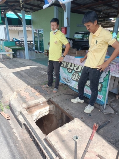 ไฟล์แนบ วันจันทร์ที่ 13 มิถุนายน  2565 การประปาส่วนภูมิภาคสาขากาญจนดิษฐ์ ภายใต้การบริหารงานโดย นายสุรพงศ์  สมหวัง ผู้จัดการการประปาส่วนภูมิภาคสาขากาญจนดิษฐ์  มอบหมายคณะกรรมการลดน้ำสูญเสียด้านกายภาพ ลงพื้นที่สำรวจ หาท่อแตกท่อรั่ว บริเวณพื้นที่  หน้าอำเภอกาญจนดิษฐ์  หน้าร้านตั้งใจยนต์ตระการ ตำบลกะแดะ  อำเภอกาญจนดิษฐ์  จังหวัดสุราษฎร์ธานี เพื่อลดน้ำสูญเสียในระบบจำหน่ายและเพิ่มแรงดันในเส้นท่อ เป็นการให้บริการน้ำประปาอย่างเต็มประสิทธิภาพตามมาตรฐานของ กปภ. 