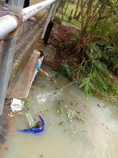 ไฟล์แนบ กปภ.สาขาเกาะพะงัน ร่วมกันจัดกิจกรรม โครงการพลังจิตอาสา กปภ.เทิดไท้องค์ราชันพระพันปีหลวง ครั้งที่ 1
