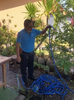 ไฟล์แนบ วันพฤหัสบดีที่  15 กันยายน  2565 การประปาส่วนภูมิภาคสาขากาญจนดิษฐ์ ภายใต้การบริหารงานโดย นายสุรพงศ์  สมหวัง ผู้จัดการการประปาส่วนภูมิภาคสาขากาญจนดิษฐ์  มอบหมายนายวะโรทัย ขุ้ยศร หัวหน้างาน 8 งายบริการและควบคุมน้ำสูญเสียและพนักงานในสังกัด เข้าตรวจสอบกรณีร้องเรียนเรื่องน้ำไม่ไหล บริเวณถนนด้านหน้าอำเภอกาญจนดิษฐ์ ร้านอาหารโพธิ์ทะเล  ตำบลกะแดะ  อำเภอกาญจนดิษฐ์  จังหวัดสุราษฎร์ธานี เพื่อ เป็นการให้บริการน้ำประปาอย่างเต็มประสิทธิภาพตามมาตรฐานของ กปภ. 