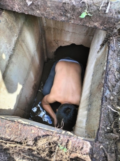 ไฟล์แนบ วันพุธที่ 14 กันยายน  2565 การประปาส่วนภูมิภาคสาขากาญจนดิษฐ์ ภายใต้การบริหารงานโดย นายสุรพงศ์  สมหวัง ผู้จัดการการประปาส่วนภูมิภาคสาขากาญจนดิษฐ์  มอบหมายนายวะโรทัย ขุ้ยศร หัวหน้างาน 8 งานบริการและควบคุมน้ำสูญเสีย และพนักงานในสังกัด  ลงพื้นที่สำรวจ หาท่อแตกท่อรั่ว บริเวณพื้นที่ บ้านทุ่งอ่อนใจ บ้านทุ่งขิง บ้านบางสำโรง และหมู่บ้านสิริภัทร ตำบลท่าทองใหม่ อำเภอกาญจนดิษฐ์ จังหวัดสุราษฎร์ธานี เพื่อลดน้ำสูญเสียในระบบจำหน่ายและเพิ่มแรงดันในเส้นท่อ เป็นการให้บริการน้ำประปาอย่างเต็มประสิทธิภาพตามมาตรฐานของ กปภ. 