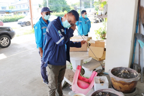 ไฟล์แนบ กปภ.สาขาปทุมธานี ลงพื้นที่จัดโครงการ มุ่ง-มั่น-เพื่อปวงชน เติมใจให้กัน ให้บริการแนะนำการชำระค่าน้ำประปาผ่านช่องทางออนไลน์ พร้อมตรวจสอบท่อแตกรั่ว ทั้งก่อนและหลังมาตรวัดน้ำให้แก่ประชาชน บริเวณหมู่บ้านภัสสรัตน์ ต.บางโพธิ์เหนือ อ.สามโคก จ.ปทุมธานี