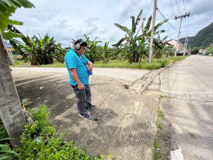 ไฟล์แนบ การประปาส่วนภูมิภาคสาขาพังงา ดำเนินงานตามแผนบริหารจัดการน้ำสูญเสียเชิงรุก เร่งเดินหน้าลงพื้นที่ หมู่ที่ 3  ตำบลถ้ำน้ำผุด อำเภอเมือง จังหวัดพังงา เดินเท้าหาท่อแตกรั่ว ในช่วงเวลากลางวัน