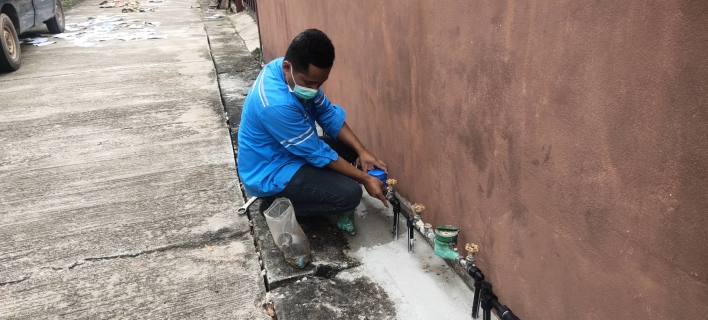 ไฟล์แนบ Mr.ประปา กปภ.สาขากำแพงเพชร สร้างความประทับใจให้ลูกค้า หลังแก้ปัญหามาตรไม่หมุน แนะนำลูกค้าชำระค่าน้ำผ่าน PWA Line Official  