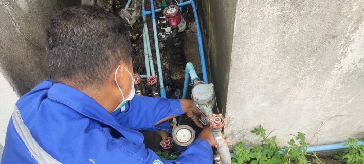 ไฟล์แนบ กปภ.สาขากำแพงเพชร เร่งตรวจสอบน้ำไหลอ่อน พบลูกยางข้องอชำรุด แก้ไขทันที