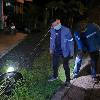 ไฟล์แนบ กปภ.สาขาปากพนัง ลงพื้นที่เดินสำรวจหาท่อแตก/ท่อรั่ว จากการทำ step test ตามแผนลดน้ำสูญเสีย บริเวณพื้นที่ MM-02 หน่วยบริการเชียรใหญ่ บริเวณในตลาดเทศบาลเชียรใหญ่  ต.เชียรใหญ่ อ.เชียรใหญ่ จ.นครศรีธรรมราช                       