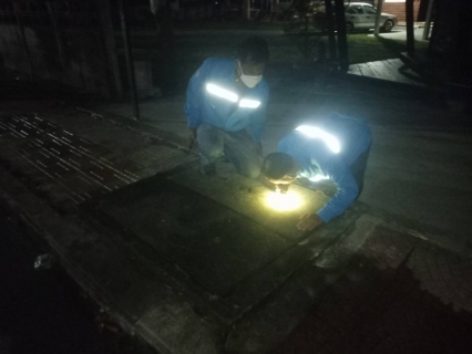 ไฟล์แนบ กปภ.สาขาปากพนัง ลงพื้นที่เดินสำรวจหาท่อแตก/ท่อรั่ว จากการทำ step test ตามแผนลดน้ำสูญเสีย บริเวณพื้นที่ MM-02 หน่วยบริการเชียรใหญ่ บริเวณในตลาดเทศบาลเชียรใหญ่  ต.เชียรใหญ่ อ.เชียรใหญ่ จ.นครศรีธรรมราช                       