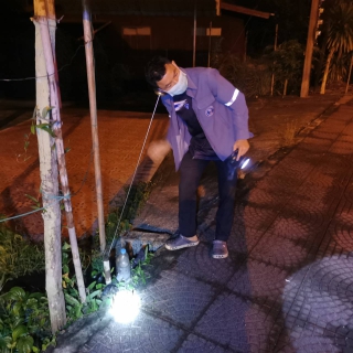 ไฟล์แนบ กปภ.สาขาปากพนัง ลงพื้นที่เดินสำรวจหาท่อแตก/ท่อรั่ว จากการทำ step test ตามแผนลดน้ำสูญเสีย บริเวณพื้นที่ MM-02 หน่วยบริการเชียรใหญ่ บริเวณในตลาดเทศบาลเชียรใหญ่  ต.เชียรใหญ่ อ.เชียรใหญ่ จ.นครศรีธรรมราช                       