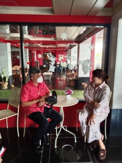 ไฟล์แนบ กปภ.สาขาภูเก็ต ลงพื้นตรวจสอบระบบท่อภายในอาคารและมาตรวัดน้ำของโรงแรมเดอะชิลลี่ ป่าตอง