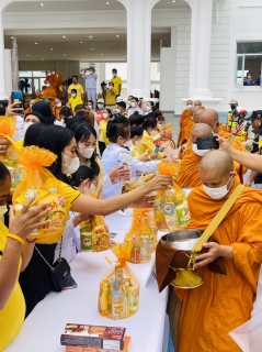 ไฟล์แนบ กปภ.สาขาภูเก็ต เข้าร่วมพิธีทำบุญตักบาตรพระสงฆ์ จำนวน 89 รูป เพื่อถวายเป็นพระราชกุศล และน้อมรำลึกในพระมหากรุณาธิคุณ  เนื่องในวันคล้ายวันสวรรคต พระบาทสมเด็จพระบรมชนกาธิเบศร มหาภูมิพลอดุลยเดชมหาราช บรมนาถบพิตร