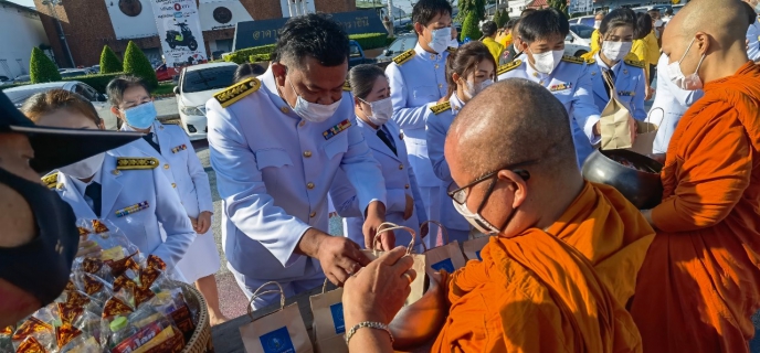 ไฟล์แนบ  กปภ.สาขากาญจนบุรี เข้าร่วมพิธีน้อมรำลึกในพระมหากรุณาธิคุณ เนื่องในวันคล้ายวันสวรรคต พระบาทสมเด็จพระบรมชนกาธิเบศร มหาภูมิพลอดุลยเดชมหาราช บรมนาถบพิตร 13 ตุลาคม 2565