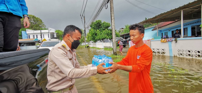 ไฟล์แนบ การประปาส่วนภูมิภาคเขต 4 ร่วมกับ การประปาส่วนภูมิภาคสาขาภูเก็ต สนับสนุนน้ำดื่มบรรจุขวด จำนวน 2,040 ขวด ให้ทางจังหวัดภูเก็ต