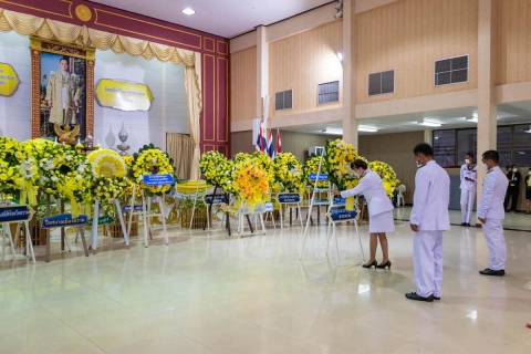 ไฟล์แนบ  กปภ.สาขาตราด เข้าร่วมพิธีน้อมรำลึกในพระมหากรุณาธิคุณ เนื่องในวันคล้ายวันสวรรคต พระบาทสมเด็จพระบรมชนกาธิเบศร มหาภูมิพลอดุลยเดชมหาราช บรมนาถบพิตร 13 ตุลาคม 2565