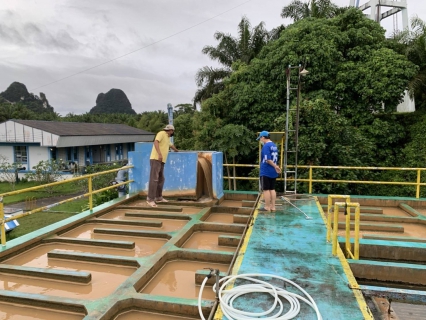 ไฟล์แนบ การประปาส่วนภูมิภาคสาขาอ่าวลึก ได้ลงพื้นที่ติดตามสถานการณ์น้ำ  บริเวณคลองบางหลุน สถานีผลิตน้ำปลายพระยา ตำบลปลายพระยา อำเภอปลายพระยา จังหวัดกระบี่ เพื่อเตรียมความพร้อมเฝ้าระวังน้ำหลาก