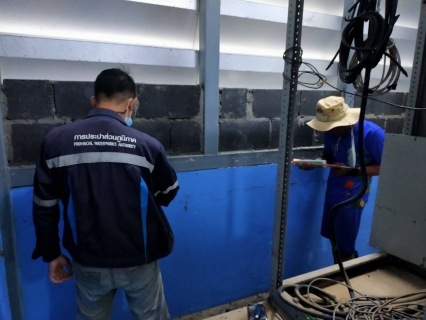 ไฟล์แนบ กปภ.สาขาภูเก็ต ดำเนินการก่อผนังอุดรอยรั่ว วางกระสอบทราย เพื่อป้องกันน้ำท่วม โรงสูบน้ำแรงต่ำ ขุมน้ำสรรพสามิตร   