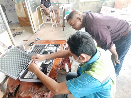 ไฟล์แนบ การประปาส่วนภูมิภาคสาขาอ่าวลึก ออกพื้นที่ตรวจสอบคุณภาพน้ำประปา โดยการตรวจวัดค่าคลอรีน ค่าความขุ่นในน้ำประปา