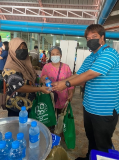 ไฟล์แนบ การประปาส่วนภูมิภาคสาขาตราด เข้าร่วมโครงการบำบัดทุกข์ บำรุงสุข สร้างรอยยิ้มให้ประชาชน ร่วมกับหน่วยแพทย์เคลื่อนที่ พอ.สว. ณ ศาลาการเปรียญวัดแหลมมะขาม  ตำบลแหลมงอบ อำเภอแหลมงอบ จังหวัดตราด