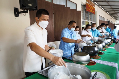 ไฟล์แนบ กปภ.สาขากำแพงเพชร ร่วมกิจกรรมทำบุญตักบาตรโครงการผู้ว่า พาทำบุญ ในวันธรรมสวนะ ประจำปีงบประมาณ พ.ศ. 2566 ครั้งที่ 2