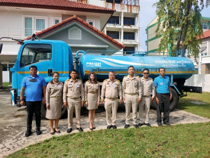 ไฟล์แนบ กปภ.สาขาสมุทรสาคร จัดเตรียมรถบรรทุกน้ำสำรองบริเวณพื้นที่จัดกิจกรรม To be number และเตรียมการรับเสด็จฯ