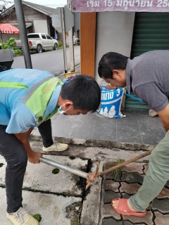 ไฟล์แนบ วันพุธที่ 30 พฤศจิกายน 2565 การประปาส่วนภูมิภาคสาขากาญจนดิษฐ์ ภายใต้การบริหารงานโดย นายสุรพงศ์ สมหวัง ผู้จัดการการประปาส่วนภูมิภาคสาขากาญจนดิษฐ์ มอบหมายนายฤทธิเดช อินทวงศ์ หัวหน้างาน 8 งานบริการและควบคุมน้ำสูญเสีย และพนักงานในสังกัด ลงพื้นที่สำรวจ หาท่อแตกท่อรั่ว บริเวณสี่แยกหนองสวน ถึงถึงตลาดกาญจนดิษฐ์ เพื่อลดน้ำสูญเสียในระบบจำหน่ายและเพิ่มแรงดันในเส้นท่อ เป็นการให้บริการน้ำประปาอย่างเต็มประสิทธิภาพตามมาตรฐานของ กปภ. 