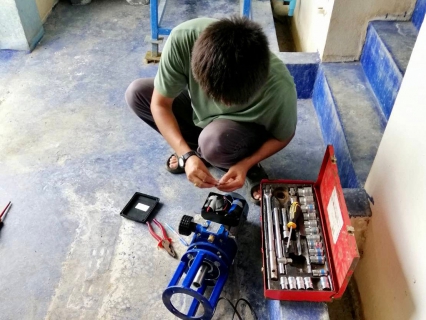 ไฟล์แนบ การประปาส่วนภูมิภาคสาขากระบี่ ร่วมกับ กองระบบผลิตและควบคุมคุณภาพน้ำ 4 งานบำรุงรักษา ดำเนินการปรับปรุงระบบจ่ายสารเคมี เพิ่มประสิทธิภาพเครื่องจักร อุปกรณ์ ให้เป็นไปตามมาตรฐาน ยึดหลักอาชีวอนามัยและความปลอดภัยในการปฏิบัติงาน