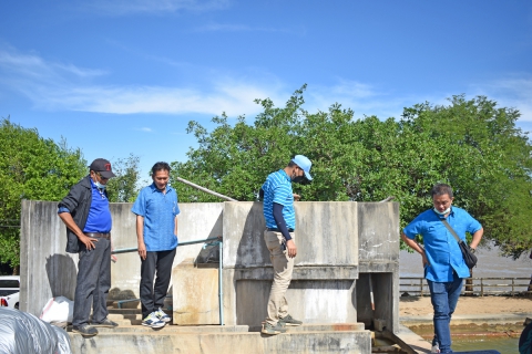 ไฟล์แนบ กปภ.สาขาอุบลราชธานี จัดกิจกรรม กปภ. - อปท. เพื่อปวงชน  ดูแลประปาหมู่บ้านคูเดื่อหลังน้ำลด