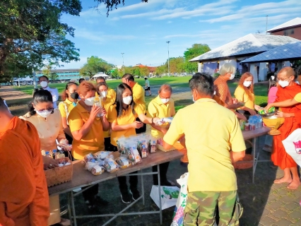 ไฟล์แนบ กปภ.สาขาตราดร่วมพิธีทำบุญตักบาตรข้าวสารอาหารแห้ง พิธีวางพานพุ่มดอกไม้และพิธีถวายบังคม เนื่องในวันคล้ายวันพระบรมราชสมภพพระบาทสมเด็จพระบรมชนกาธิเบศร มหาภูมิพลอดุลยเดชมหาราช บรมนาถบพิตร วันชาติ และวันพ่อแห่งชาติ 5 ธันวาคม 2565 