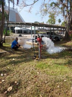 ไฟล์แนบ กปภ.สาขาสามพราน เข้าโบว์น้ำเพื่อระบายตะกอนในเส้นท่อ โรงเรียนนายร้อยตำรวจสามพราน เพื่อเตรียมความพร้อมในการรับเสด็จพระบาทสมเด็จพระเจ้าอยู่หัว และสมเด็จพระนางเจ้าฯ พระบรมราชินี เสด็จฯ มาพระราชทานกระบี่และปริญญาบัตร