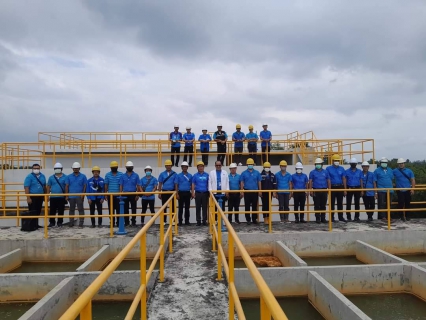 ไฟล์แนบ วันที่ 16 ธันวาคม 2565 การประปาส่วนภูมิภาคสาขาขนอม นำโดย นายธำรง  คุ้มเพชร ผู้จัดการการประปาส่วนภูมิภาคสาขาขนอม พร้อมด้วยหัวหน้างาน และพนักงานในสังกัด ได้เข้าศึกษาดูงานและเยี่ยมชมระบบควบคุมและกระบวนการผลิตน้ำของการประปาส่วนภูมิภาคสาขาสุราษฎร์ธานี (ชั้นพิเศษ) ณ โรงกรองน้ำบ้านนาทราย ตำบลหนองไทร อำเภอพุนพิน จังหวัดสุราษฎร์ธานี 