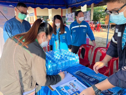 ไฟล์แนบ การประปาส่วนภูมิภาคสาขาลำพูน โดยนายพรพจน์ ฑีฆายุ ผู้จัดการ กปภ.สาขาลำพูน มอบหมายให้นายพุฒิพงษ์ ทองอินทร์ หัวหน้างานบริการฯ พร้อมด้วยหัวหน้างาน อำนวยการ และพนักงาน เข้าร่วมกิจกรรม "โครงการบำบัดทุกข์ บำรุงสุข จังหวัดลำพูนเคลื่อนที่" ณ บ้านหนองยวง อ.เวียงหนองล่อง  โดยนำน้ำดื่มบรรจุขวดตราสัญลักษณ์, ถุงผ้าลดโลกร้อน เอกสารประชาสัมพันธ์ เกี่ยวกับ น้ำประปา เข้าร่วมกิจกรรมในครั้งนี้ 