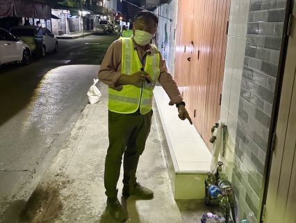 ไฟล์แนบ ผจก.กปภ.สาขาสมุทรสงคราม นำทีมเร่งลดน้ำสูญเสีย สำรวจท่อแตกรั่ว บริเวณซอยเพชรสมุทร1 และ 2 
