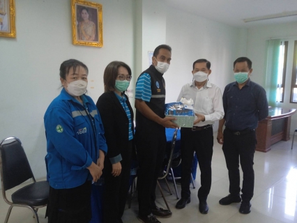 ไฟล์แนบ กปภ.สาขาท่ามะกา  นำโดย นายประนต  ศรีสุนทร ผู้จัดการการประปาส่วนภูมิภาคสาขาท่ามะกา พร้อมด้วยหัวหน้างาน ลงพื้นที่สร้างความสัมพันธ์กับลูกค้าประเภท 2-3 ผู้ใช้น้ำรายใหญ่ที่มีการใช้น้ำปริมาณมาก   ลูกค้าที่มีประเภทธุรกิจอ่อนไหวต่อการใช้น้ำ และหน่วยงานราชการ โดยให้คำแนะนำระบบน้ำประปา สอบถาม      ความพึงพอใจ รับฟังข้อเสนอแนะต่อการให้บริการ ของกปภ.สาขาท่ามะกา    พร้อมลงพื้นที่มอบของที่ระลึก น้ำดื่มตราสัญลักษณ์ กปภ.ส่งความสุข ร่วมยินดีกับลูกค้าในช่วงเทศกาลปีใหม่ 2566 
