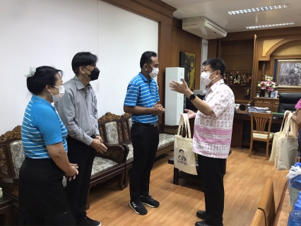 ไฟล์แนบ กปภ.สาขาท่ามะกา  นำโดย นายประนต  ศรีสุนทร ผู้จัดการการประปาส่วนภูมิภาคสาขาท่ามะกา พร้อมด้วยหัวหน้างาน ลงพื้นที่สร้างความสัมพันธ์กับลูกค้าประเภท 2-3 ผู้ใช้น้ำรายใหญ่ที่มีการใช้น้ำปริมาณมาก   ลูกค้าที่มีประเภทธุรกิจอ่อนไหวต่อการใช้น้ำ และหน่วยงานราชการ โดยให้คำแนะนำระบบน้ำประปา สอบถาม      ความพึงพอใจ รับฟังข้อเสนอแนะต่อการให้บริการ ของกปภ.สาขาท่ามะกา    พร้อมลงพื้นที่มอบของที่ระลึก น้ำดื่มตราสัญลักษณ์ กปภ.ส่งความสุข ร่วมยินดีกับลูกค้าในช่วงเทศกาลปีใหม่ 2566 