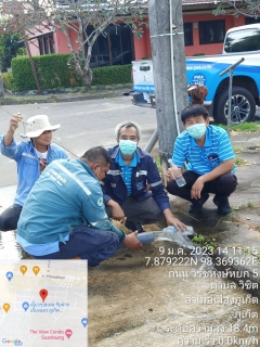 ไฟล์แนบ กปภ.สาขาภูเก็ต  ร่วมกับบริษัท เอเชีย อินฟราสตรักเชอร์ แมเนจเม้นท์ (ประเทศไทย) จำกัด (โครงการจัดการลดน้ำสูญเสีย) ลงพื้นที่บริเวณวิรัชหงษ์หยก 5 ต.วิชิต อ.เมือง ดำเนินการเปิดล้างระบายตะกอนในเส้นท่อจ่ายน้ำ (Blow off) ผ่านหัวดับเพลิง