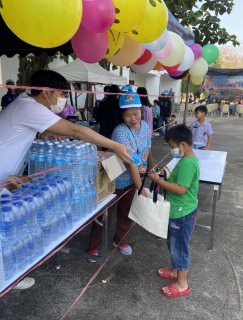 ไฟล์แนบ กปภ.สาขาขอนแก่น (พ) มอบน้ำดื่มบรจุขวดตราสัญลักษณ์ กปภ. เพื่อสนับสนุนกิจกรรมงานวันเด็กแห่งชาติ ประจำปี 2566 