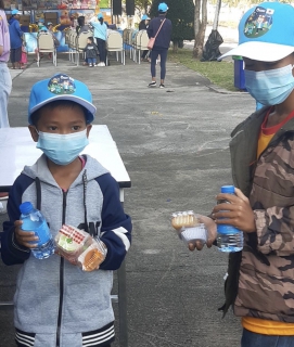 ไฟล์แนบ กปภ.สาขาขอนแก่น (พ) มอบน้ำดื่มบรจุขวดตราสัญลักษณ์ กปภ. เพื่อสนับสนุนกิจกรรมงานวันเด็กแห่งชาติ ประจำปี 2566 