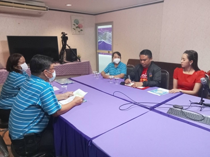 ไฟล์แนบ การประปาส่วนภูมิภาคสาขากาญจนดิษฐ์  ลงพื้นที่พบสื่อมวลชน   สถานีวิทยุกระจายเสียงแห่งประเทศไทย จังหวัดสุราษฎร์ธานี  โดยเข้าพบว่าที่ ร.ต.สุรชัย ส้มเกลี้ยง (บ่าวเกลี้ยง) นักจัดรายการโทรทัศน์ รายการแหล่งข่าวชาวใต้ NBT South และรายการ อปม.สัมพันธ์ สวท.สุราษฎร์ธานี FM 89.75 mhz Fb:สวท.สุราษฎร์ธานี และนางสาวพัชรี เดชเดโช นักสื่อสารมวลชน รายการ ล่องใต้วันนี้ เพื่อประชาสัมพันธ์ โครงการ "ติดมิเตอร์ใหม่ ลดราคา การประปาฯ จัดให้" ด้วยการลดค่าติดตั้งประปาใหม่ 20%