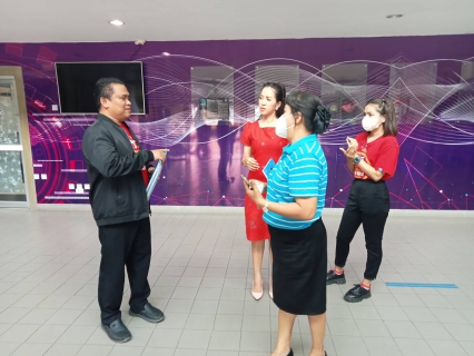 ไฟล์แนบ การประปาส่วนภูมิภาคสาขากาญจนดิษฐ์  ลงพื้นที่พบสื่อมวลชน   สถานีวิทยุกระจายเสียงแห่งประเทศไทย จังหวัดสุราษฎร์ธานี  โดยเข้าพบว่าที่ ร.ต.สุรชัย ส้มเกลี้ยง (บ่าวเกลี้ยง) นักจัดรายการโทรทัศน์ รายการแหล่งข่าวชาวใต้ NBT South และรายการ อปม.สัมพันธ์ สวท.สุราษฎร์ธานี FM 89.75 mhz Fb:สวท.สุราษฎร์ธานี และนางสาวพัชรี เดชเดโช นักสื่อสารมวลชน รายการ ล่องใต้วันนี้ เพื่อประชาสัมพันธ์ โครงการ "ติดมิเตอร์ใหม่ ลดราคา การประปาฯ จัดให้" ด้วยการลดค่าติดตั้งประปาใหม่ 20%