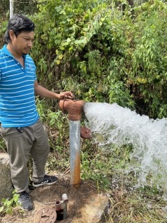 ไฟล์แนบ การประปาส่วนภูมิภาคสาขาตะกั่วป่า ดำเนินการตามแผนงานบริการและควบคุมน้ำสูญเสีย โบล์วน้ำเพื่อระบายตะกอนในเส้นท่อ