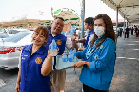 ไฟล์แนบ กปภ.สาขาธัญบุรี และ กปภ.สาขารังสิต(ชั้นพิเศษ) ให้การต้อนรับ รองนายกรัฐมนตรี ลงพื้นที่ตรวจติดตามการบริหารจัดการน้ำจังหวัดปทุมธานี ณ สถานีสูบน้ำและอาคารประกอบ โครงการสูบน้ำถาวรปากคลองรังสิตประยูรศักดิ์