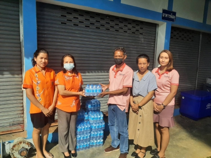 ไฟล์แนบ การประปาส่วนภูมิภาคสาขากาญจนดิษฐ์ มอบน้ำดื่มตราสัญญลักษณ์ กปภ.ให้กับสถานีพัฒนาที่ดินสุราษฎร์ธานี เพื่อจัดกิจกรรมวันหมอดินอาสาประจำปีงบประมาณ พ.ศ. 2566 