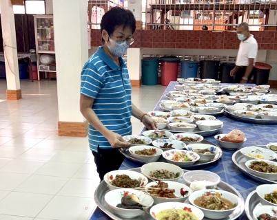 ไฟล์แนบ กปภ.สาขาขลุง เข้าร่วมกิจกรรมเข้าวัดทำบุญวันธรรมสวนะ (วันพระ) ณ วัดวันยาวล่าง ตำบลวันยาว อำเภอขลุง จังหวัดจันทบุรี