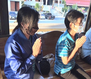 ไฟล์แนบ กปภ.สาขาขลุง เข้าร่วมกิจกรรมเข้าวัดทำบุญวันธรรมสวนะ (วันพระ) ณ วัดวันยาวล่าง ตำบลวันยาว อำเภอขลุง จังหวัดจันทบุรี