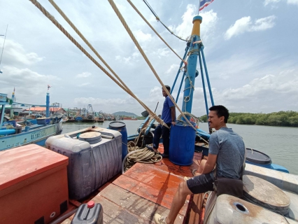 ไฟล์แนบ การประปาส่วนภูมิภาคสาขากาญจนดิษฐ์ดำเนินการติดตั้งทุ่นถ่วงท่อในคลองดอนสัก เพื่อผู้ใช้น้ำบ้านฝ่ายท่า ดอนสัก อำเภอดอนสัก จังหวัดสุราษฎร์ธานี