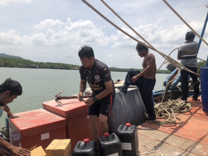 ไฟล์แนบ การประปาส่วนภูมิภาคสาขากาญจนดิษฐ์ดำเนินการติดตั้งทุ่นถ่วงท่อในคลองดอนสัก เพื่อผู้ใช้น้ำบ้านฝ่ายท่า ดอนสัก อำเภอดอนสัก จังหวัดสุราษฎร์ธานี