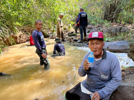 ไฟล์แนบ การประปาส่วนภูมิภาคสาขาตราด ร่วมกับ กลุ่มป่าลายพราง ตำบลแหลมกลัด กปภ.สาขาคลองใหญ่ และชุมชนในพื้นที่ ร่วมกิจกรรมสร้างฝายชะลอน้ำ ในพื้นที่ หมู่. 8 บ้านท่าเส้น