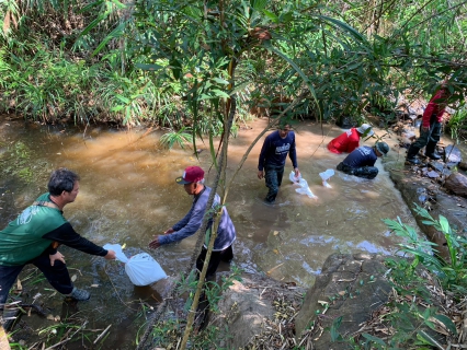 ไฟล์แนบ การประปาส่วนภูมิภาคสาขาตราด ร่วมกับ กลุ่มป่าลายพราง ตำบลแหลมกลัด กปภ.สาขาคลองใหญ่ และชุมชนในพื้นที่ ร่วมกิจกรรมสร้างฝายชะลอน้ำ ในพื้นที่ หมู่. 8 บ้านท่าเส้น