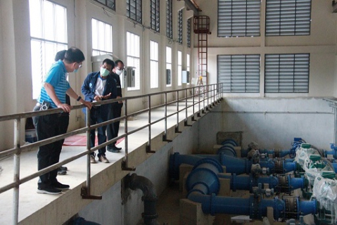 ไฟล์แนบ ผอ.กปภ.ข.6 ลงพื้นที่แก้ไขสถานการณ์น้ำไม่ไหลในพื้นที่ขอนแก่น หลังประสบปัญหาน้ำไม่ไหลในพื้นที่สูงติดต่อกันหลายวัน